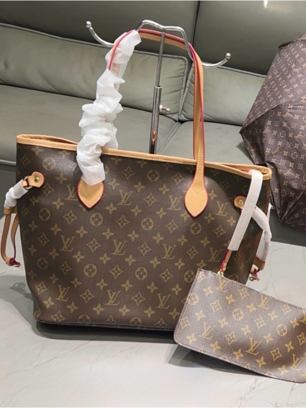 Brown Tote Bag/shoulderbag with Tan Trim & matching wallet